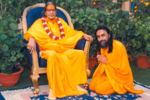 swami mukundananda with Jagadguru Shree Kripaluji Maharaj